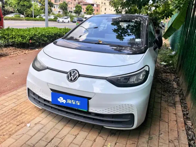 Volkswagen ID.3 — Фото автомобиля 2