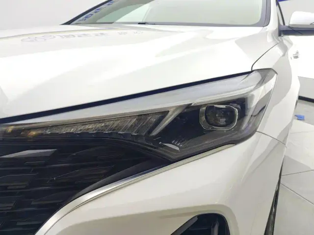 Changan Eado — Фото автомобиля 5