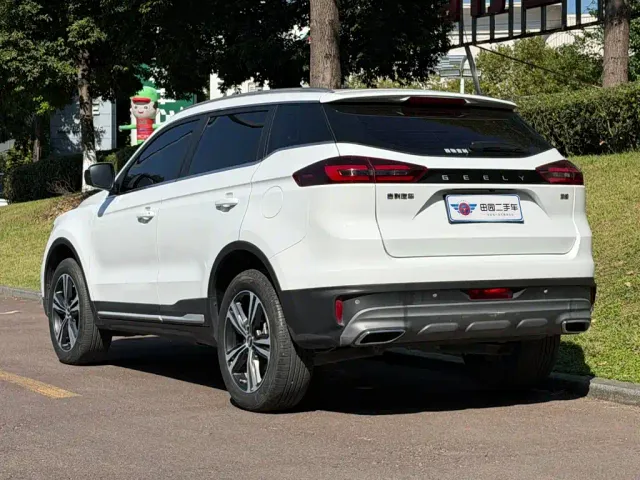 Geely Boyue — Фото автомобиля 4