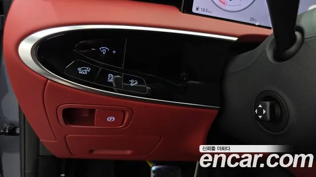 Genesis GV70 — Фото автомобиля 25