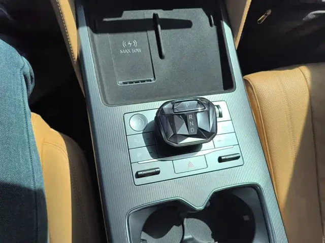 BYD Song L DM-i — Фото автомобиля 9