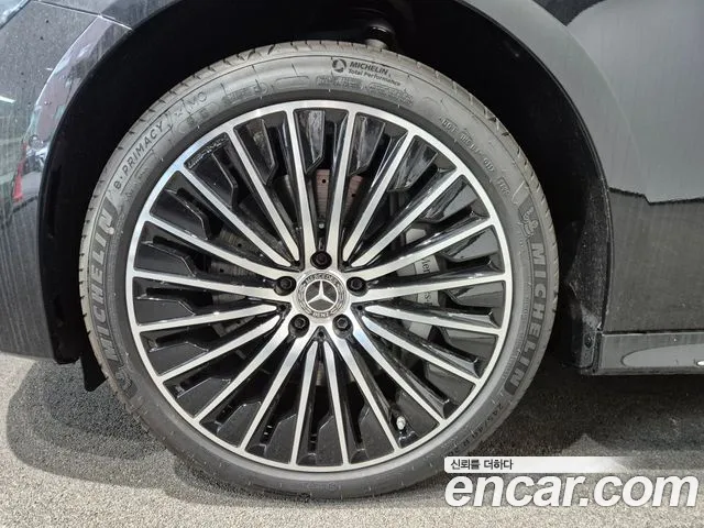 Mercedes-Benz E-Class — Фото автомобиля 5