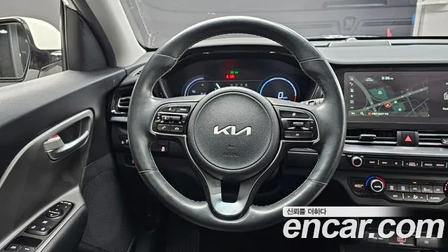 Kia Niro — Фото автомобиля 13
