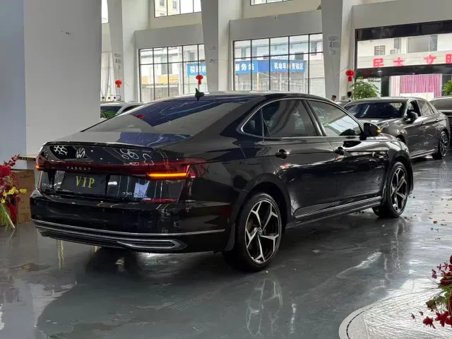 Volkswagen Passat — Фото автомобиля 7