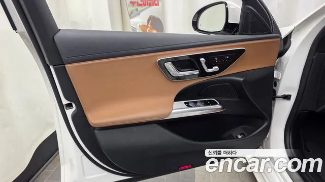 Mercedes-Benz E-Class — Фото автомобиля 24