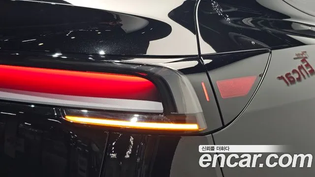 Tesla Model Y — Фото автомобиля 7
