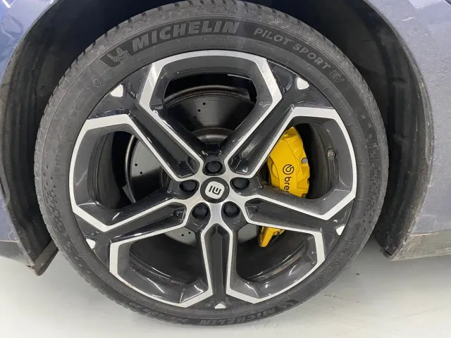 Xiaomi SU7 — Фото автомобиля 8