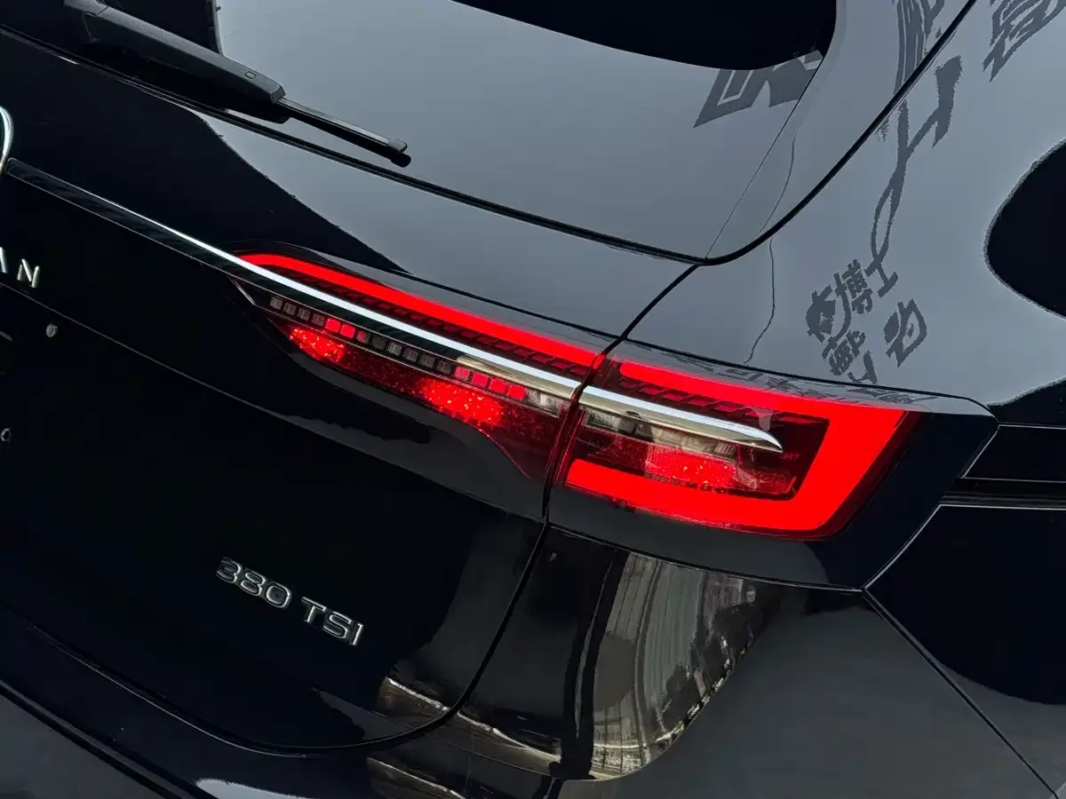 Volkswagen Viloran 2022 380TSI Premium Edition — Фото автомобиля 6