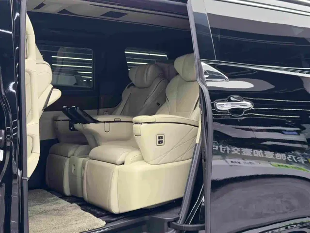Toyota Alphard — Фото автомобиля 9