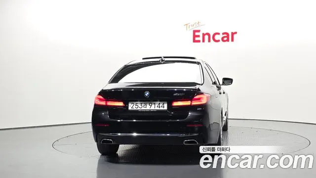 BMW 5-Series — Фото автомобиля 4