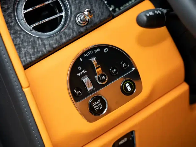 Rolls-Royce Cullinan — Фото автомобиля 13
