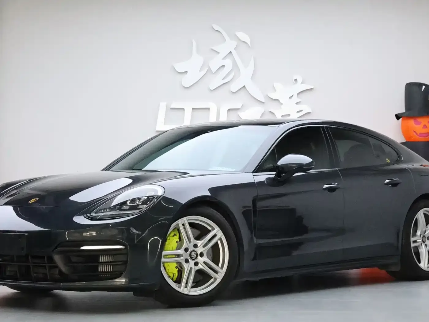 Фотография автомобиля — Porsche Panamera