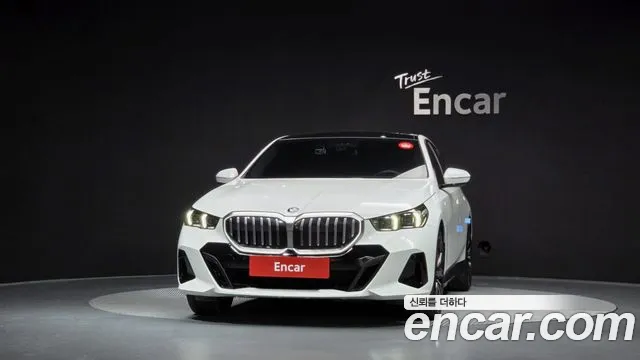 BMW 5-Series 5 серия (G60) 530i xDrive M Sport — Фото автомобиля 2