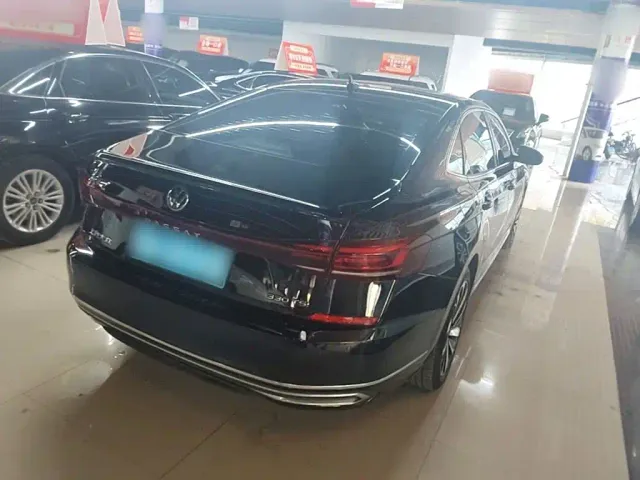 Volkswagen Passat — Фото автомобиля 6