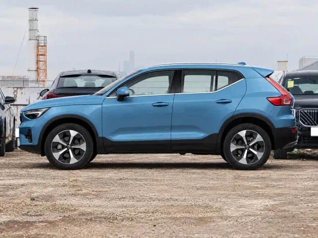 Volvo XC40 — Фото автомобиля 7