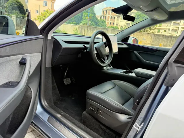 Tesla Model Y — Фото автомобиля 4