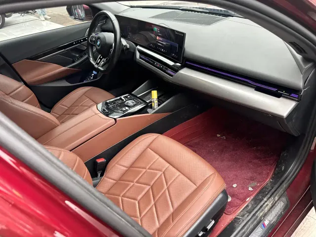 BMW 5 Series — Фото автомобиля 15