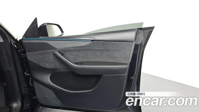 Tesla Model Y — Фото автомобиля 21