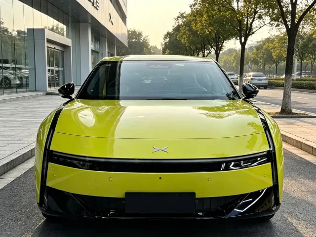 Xpeng P7 — Фото автомобиля 3