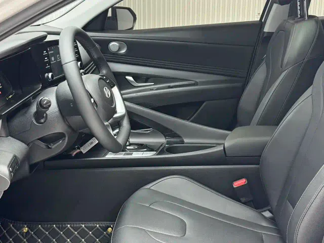 Hyundai Elantra — Фото автомобиля 19