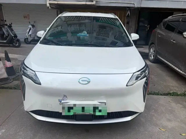 GAC Aion Y — Фото автомобиля 2