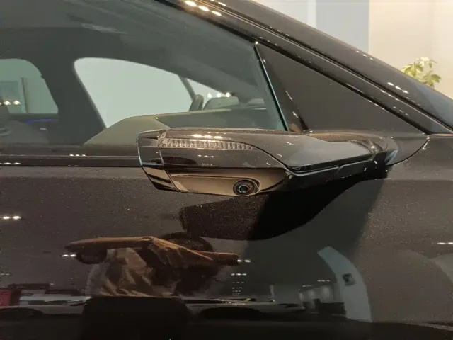 Audi A6L e-tron — Фото автомобиля 11