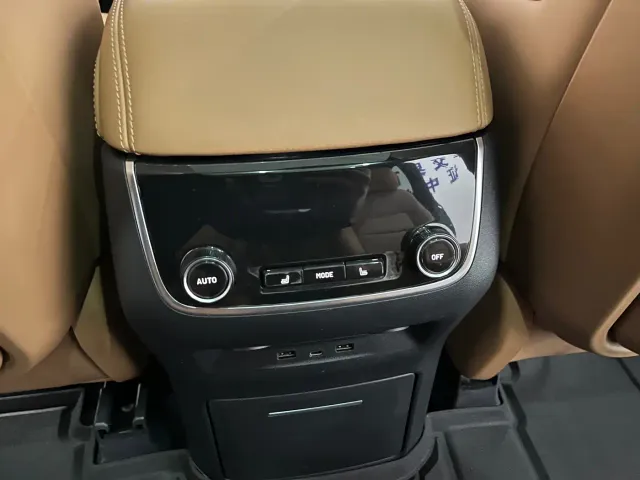 Li Auto ONE — Фото автомобиля 17