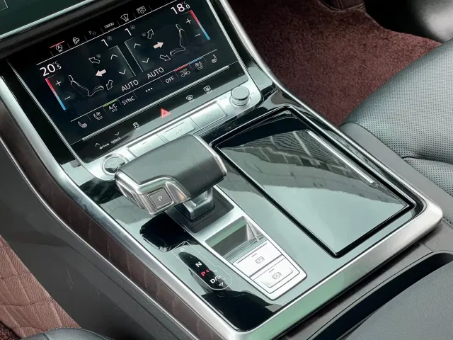 Audi Q8 — Фото автомобиля 16