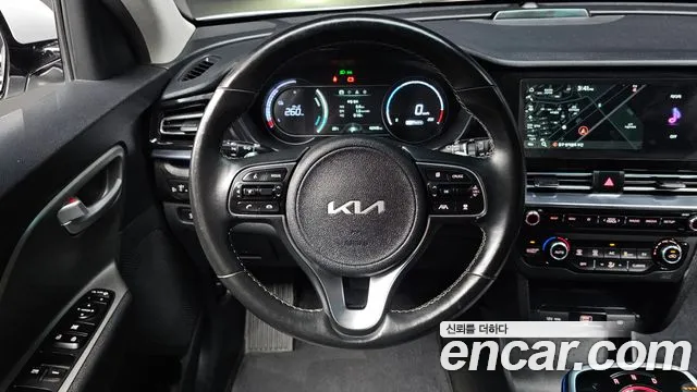 Kia Niro — Фото автомобиля 19