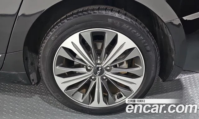Kia K8 Hybrid — Фото автомобиля 6