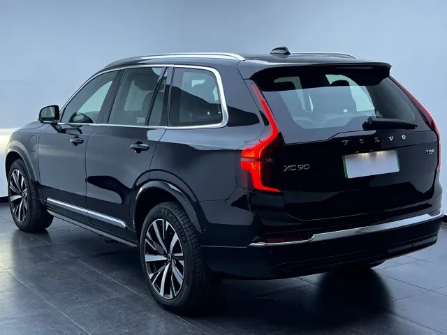 Volvo XC90 — Фото автомобиля 5