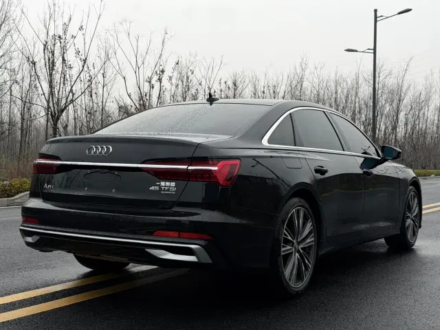 Audi A6L — Фото автомобиля 14