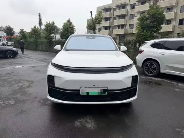 Li Auto L7 — Фото автомобиля 2