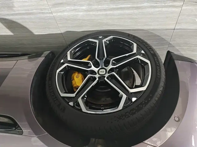 Xiaomi SU7 — Фото автомобиля 22