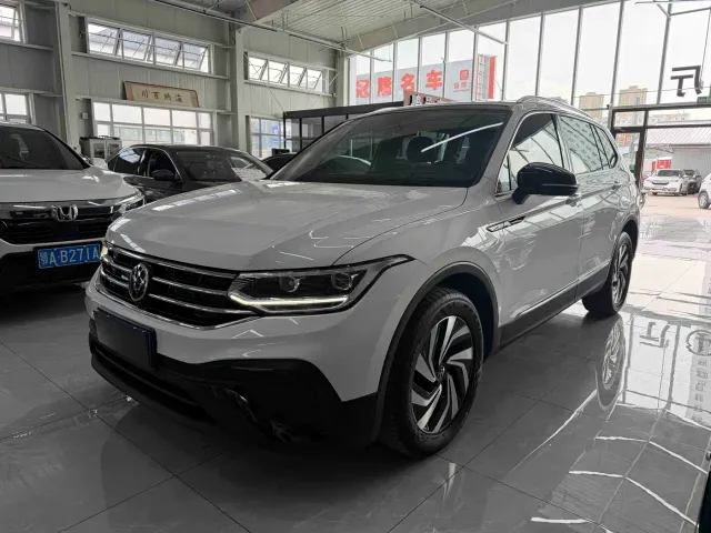 Фотография автомобиля — Volkswagen Tiguan L
