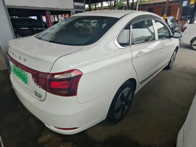 Dongfeng Fengshen E70 — Фото автомобиля 4