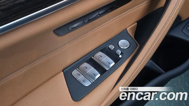 BMW 5 Series G30 — Фото автомобиля 29