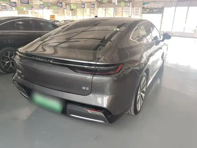 Geely Galaxy E8 — Фото автомобиля 6