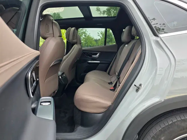 Mercedes-Benz EQE SUV — Фото автомобиля 10
