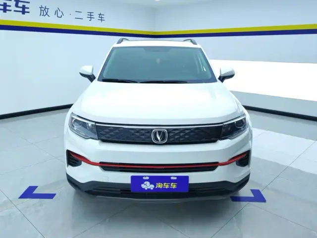 Changan CS35 Plus — Фото автомобиля 2