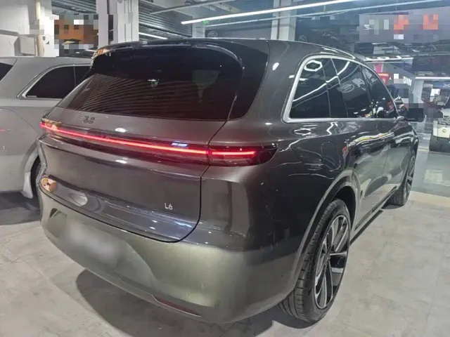 Li Auto L6 — Фото автомобиля 6
