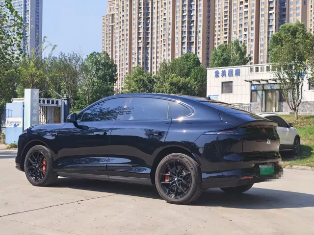 IM Motors LS6 — Фото автомобиля 11