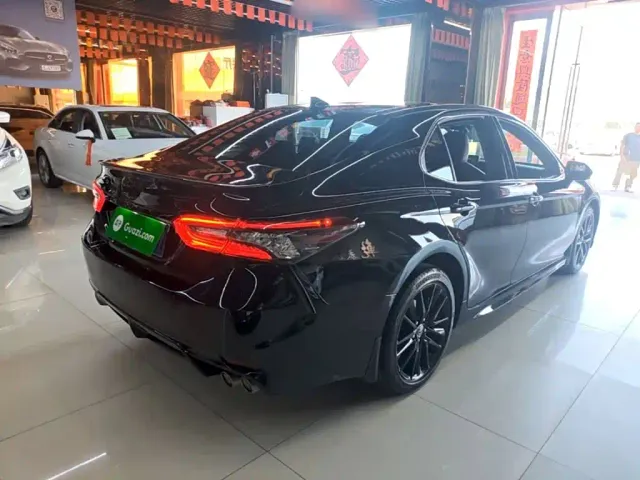 Toyota Camry — Фото автомобиля 6