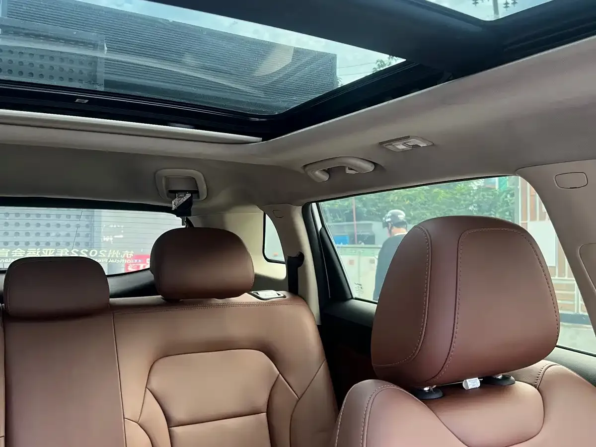 Geely Boyue 2022 1.8TD DCT Elegance — Фото автомобиля 13