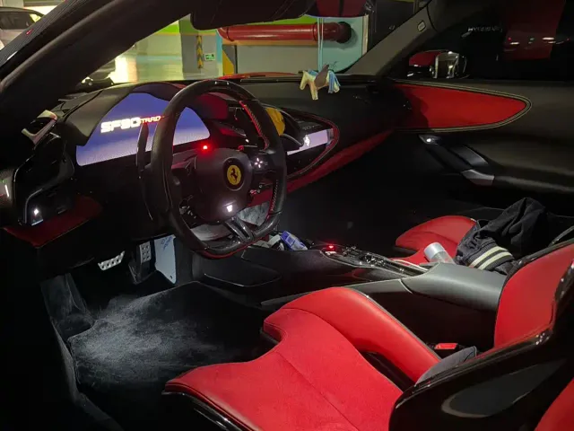 Ferrari SF90 — Фото автомобиля 10