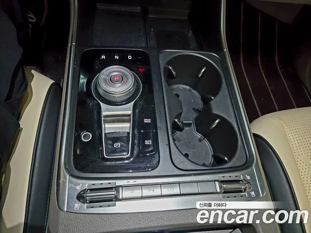 Kia Carnival Generation 4 — Фото автомобиля 17