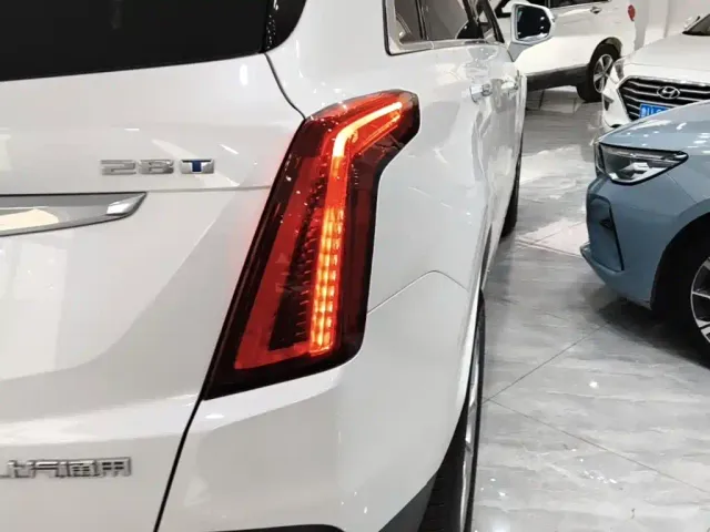 Cadillac XT5 — Фото автомобиля 7