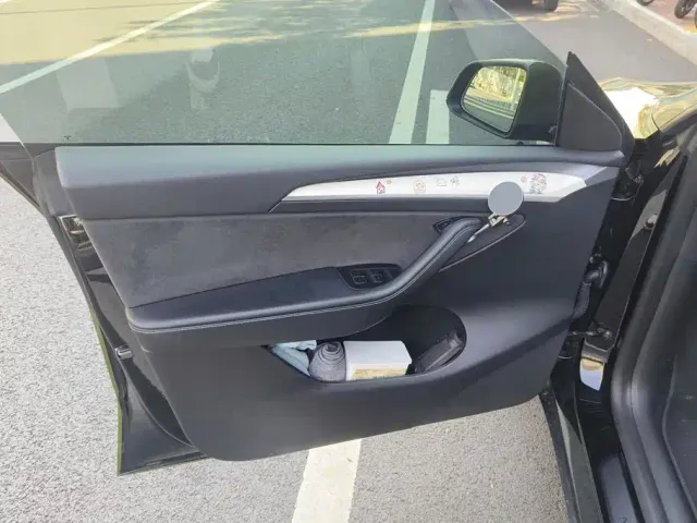 Tesla Model Y — Фото автомобиля 7