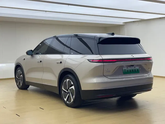 Nio ES8 — Фото автомобиля 7