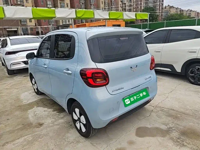 Wuling Motors Hongguang MINIEV 2025 4-Door Premium Edition — Фото автомобиля 4